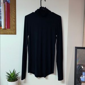 Lululemon long sleeve turtle neck